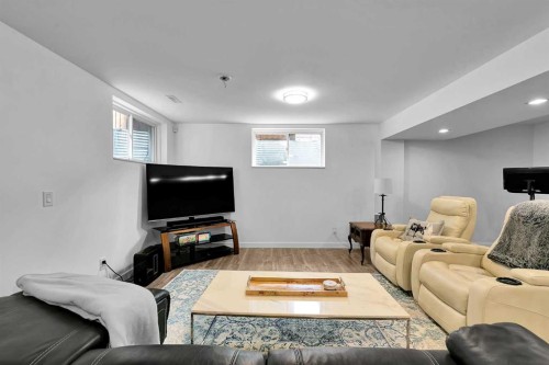 122 Windridge Road Sw, Airdrie, AB - Indoor Photo Showing Living Room