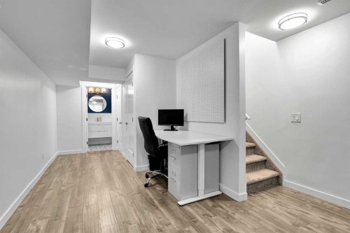 122 Windridge Road Sw, Airdrie, AB - Indoor Photo Showing Office