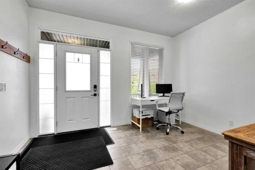 122 Windridge Road Sw, Airdrie, AB - Indoor Photo Showing Office
