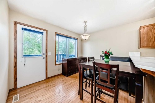 30 Covehaven View Ne, Calgary, AB - Indoor Photo Showing Dining Room