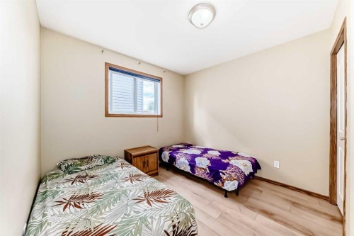30 Covehaven View Ne, Calgary, AB - Indoor Photo Showing Bedroom