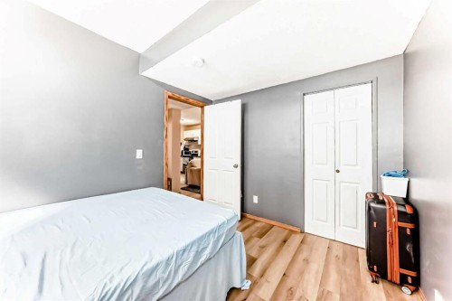 30 Covehaven View Ne, Calgary, AB - Indoor Photo Showing Bedroom