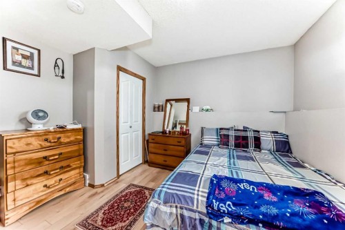 30 Covehaven View Ne, Calgary, AB - Indoor Photo Showing Bedroom