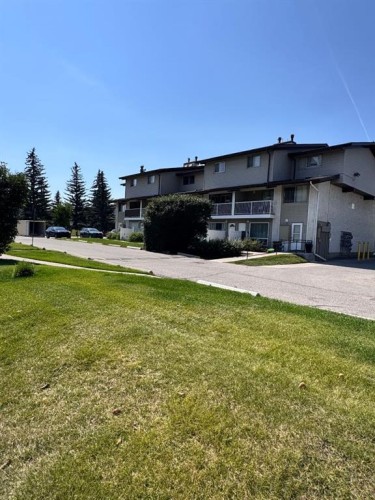 1111-200 Brookpark Drive Sw, Calgary, AB - Outdoor