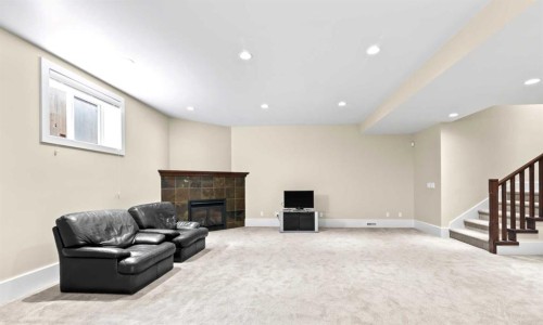 1428 2A Street Nw, Calgary, AB - Indoor With Fireplace