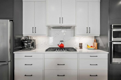 2213 25 Avenue Nw, Calgary, AB - Indoor Photo Showing Kitchen With Upgraded Kitchen