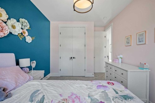 2213 25 Avenue Nw, Calgary, AB - Indoor Photo Showing Bedroom