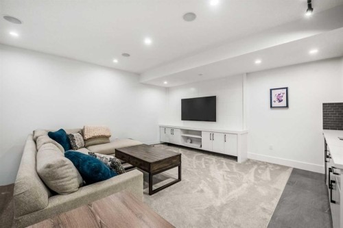 2213 25 Avenue Nw, Calgary, AB - Indoor