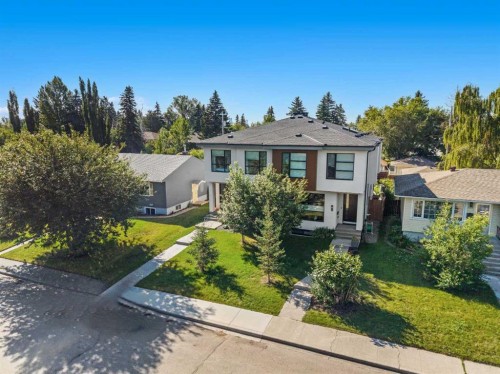 2213 25 Avenue Nw, Calgary, AB - Outdoor