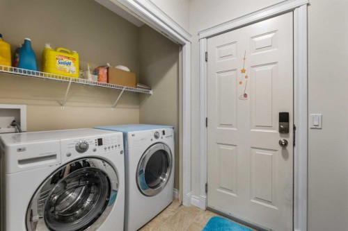 10 Evansmeade Manor Nw, Calgary, AB - Indoor Photo Showing Laundry Room