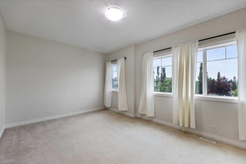 10 Evansmeade Manor Nw, Calgary, AB - Indoor Photo Showing Other Room