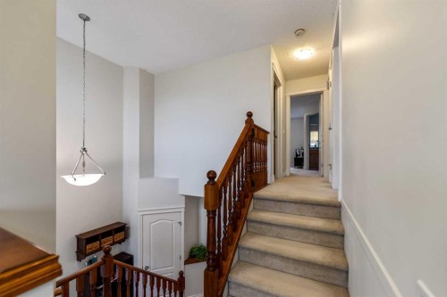 10 Evansmeade Manor Nw, Calgary, AB - Indoor Photo Showing Other Room