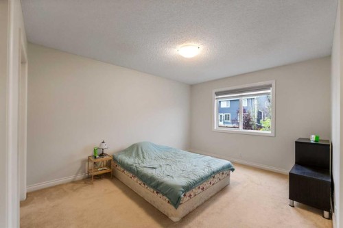 10 Evansmeade Manor Nw, Calgary, AB - Indoor Photo Showing Bedroom