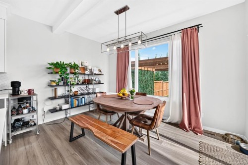 118 Belmont Crescent Sw, Calgary, AB - Indoor Photo Showing Dining Room