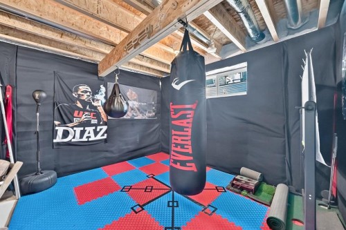 118 Belmont Crescent Sw, Calgary, AB - Indoor