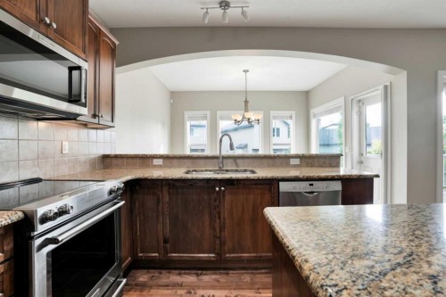 92 Everglen Close Sw, Calgary, AB - Indoor Photo Showing Kitchen
