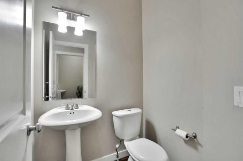 92 Everglen Close Sw, Calgary, AB - Indoor Photo Showing Bathroom