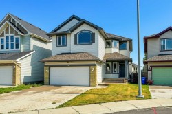 92 Everglen Close SW Calgary, AB T2Y 0G6