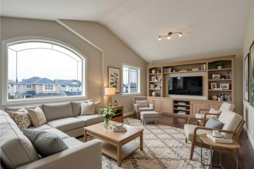 92 Everglen Close Sw, Calgary, AB - Indoor Photo Showing Living Room