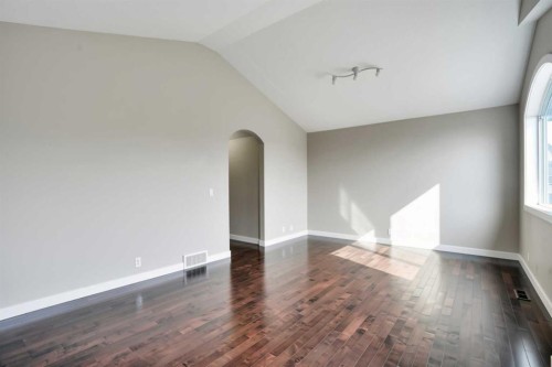 92 Everglen Close Sw, Calgary, AB - Indoor Photo Showing Other Room