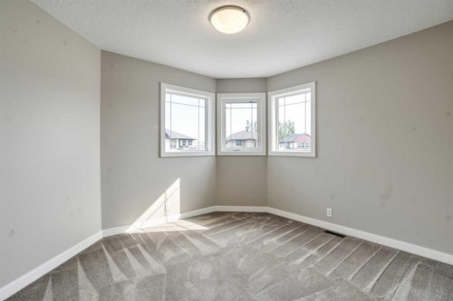 92 Everglen Close Sw, Calgary, AB - Indoor Photo Showing Other Room
