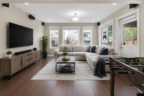 92 Everglen Close Sw, Calgary, AB - Indoor Photo Showing Living Room