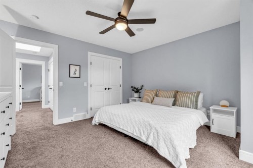 1-309 12 Avenue Ne, Calgary, AB - Indoor Photo Showing Bedroom