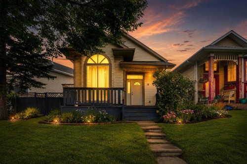 28 Martinridge Road Ne, Calgary, AB - Outdoor