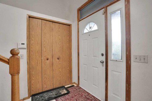 28 Martinridge Road Ne, Calgary, AB - Indoor Photo Showing Other Room