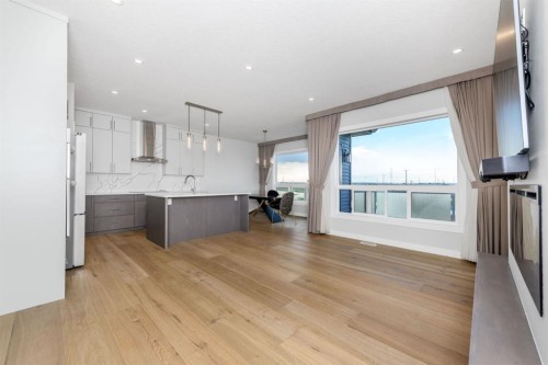 171 Corner Glen Grove Ne, Calgary, AB - Indoor Photo Showing Kitchen With Upgraded Kitchen