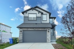 171 Corner Glen Grove NE Calgary, AB T3N 2S3
