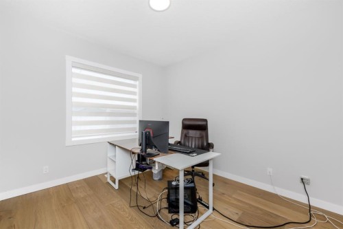 171 Corner Glen Grove Ne, Calgary, AB - Indoor Photo Showing Office