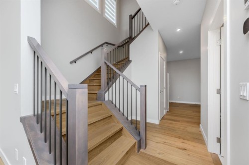 171 Corner Glen Grove Ne, Calgary, AB - Indoor Photo Showing Other Room