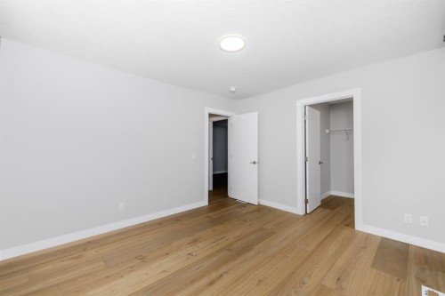 171 Corner Glen Grove Ne, Calgary, AB - Indoor Photo Showing Other Room