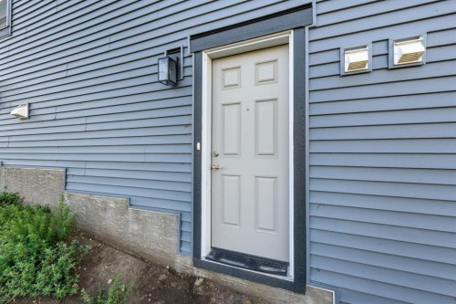 171 Corner Glen Grove Ne, Calgary, AB - Outdoor With Exterior