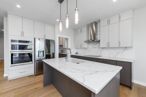 171 Corner Glen Grove Ne, Calgary, AB - Indoor Photo Showing Kitchen With Upgraded Kitchen