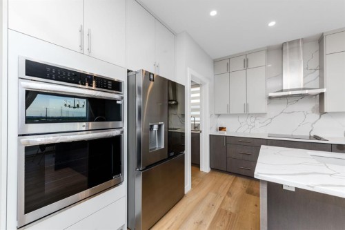171 Corner Glen Grove Ne, Calgary, AB - Indoor Photo Showing Kitchen