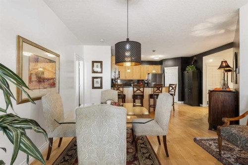 304-8 Hemlock Crescent Sw, Calgary, AB - Indoor Photo Showing Dining Room