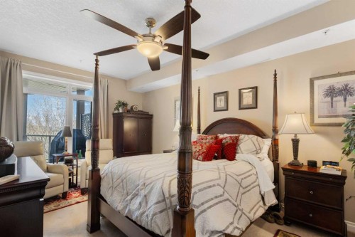 304-8 Hemlock Crescent Sw, Calgary, AB - Indoor Photo Showing Bedroom