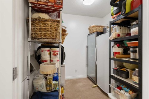 304-8 Hemlock Crescent Sw, Calgary, AB - Indoor Photo Showing Other Room