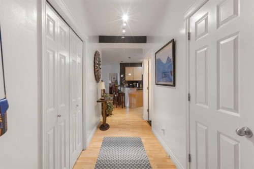 304-8 Hemlock Crescent Sw, Calgary, AB - Indoor Photo Showing Other Room