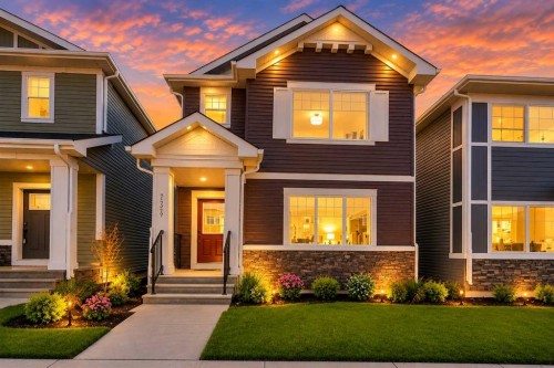 734 Bayview Hill SW Airdrie, AB T4B 5M4