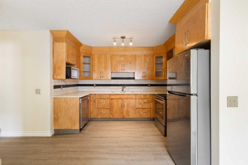 13 Bernard Drive Nw, Calgary, AB - Indoor Photo Showing Kitchen