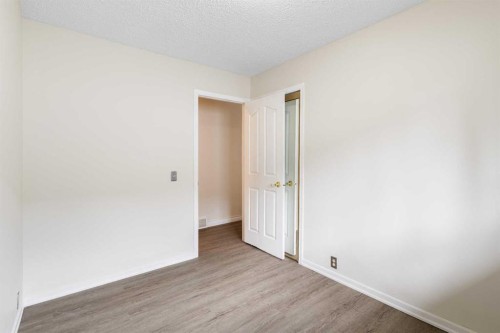 13 Bernard Drive Nw, Calgary, AB - Indoor Photo Showing Other Room