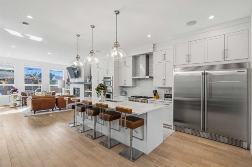 3308 2 Street Nw, Calgary, AB - Indoor Photo Showing Kitchen With Upgraded Kitchen