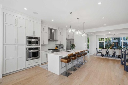 3308 2 Street Nw, Calgary, AB - Indoor Photo Showing Kitchen With Upgraded Kitchen