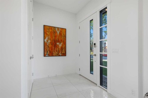 3308 2 Street Nw, Calgary, AB - Indoor Photo Showing Other Room