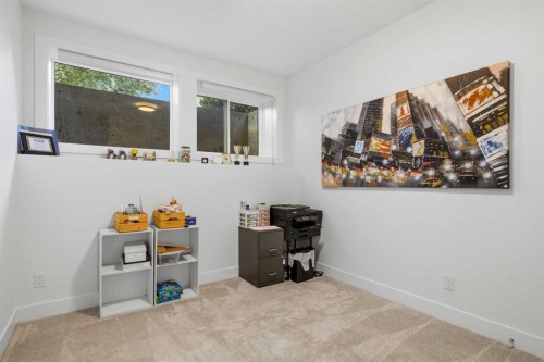 3308 2 Street Nw, Calgary, AB - Indoor Photo Showing Other Room