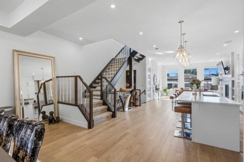 3308 2 Street Nw, Calgary, AB - Indoor Photo Showing Other Room