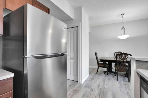 5-148 Rockyledge View Nw, Calgary, AB - Indoor Photo Showing Kitchen